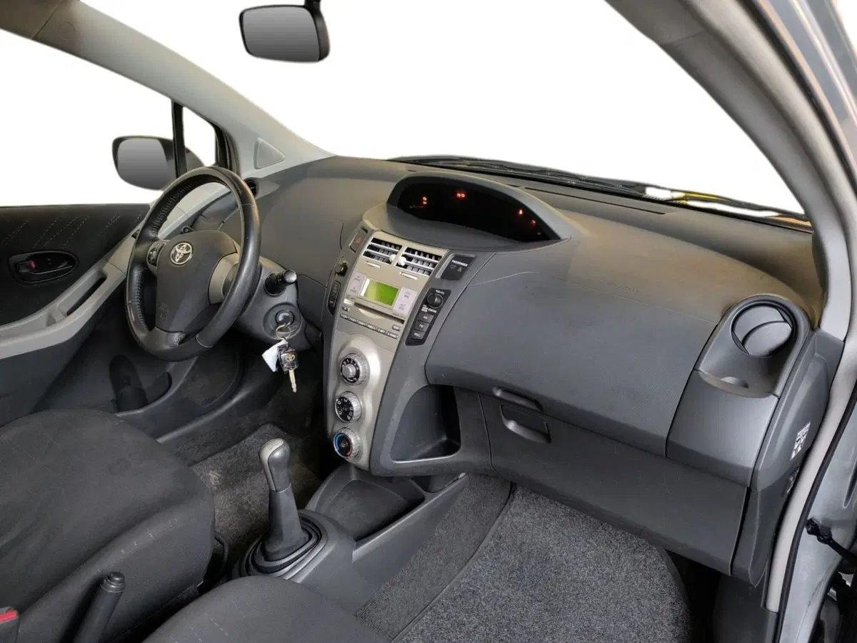 Toyota Yaris usata a Udine (12)