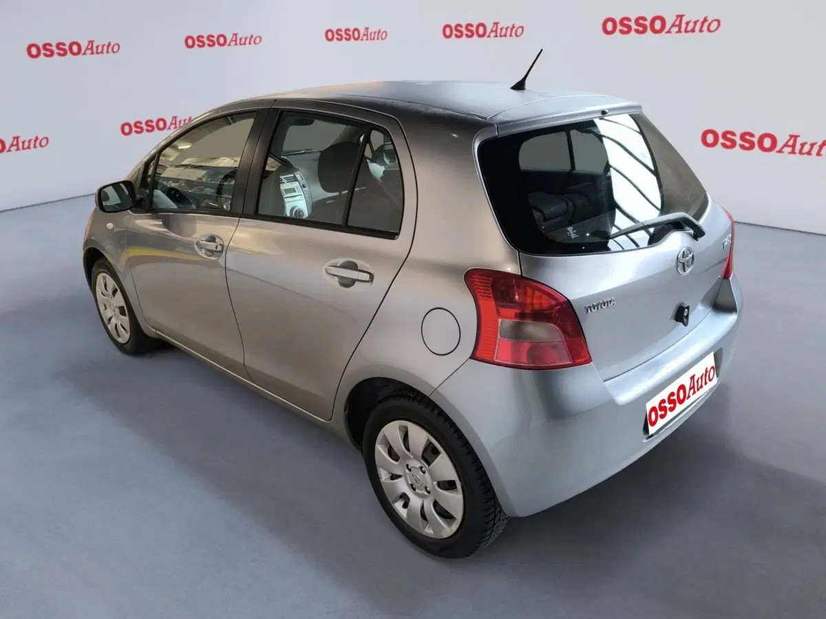 Toyota Yaris usata a Udine (4)