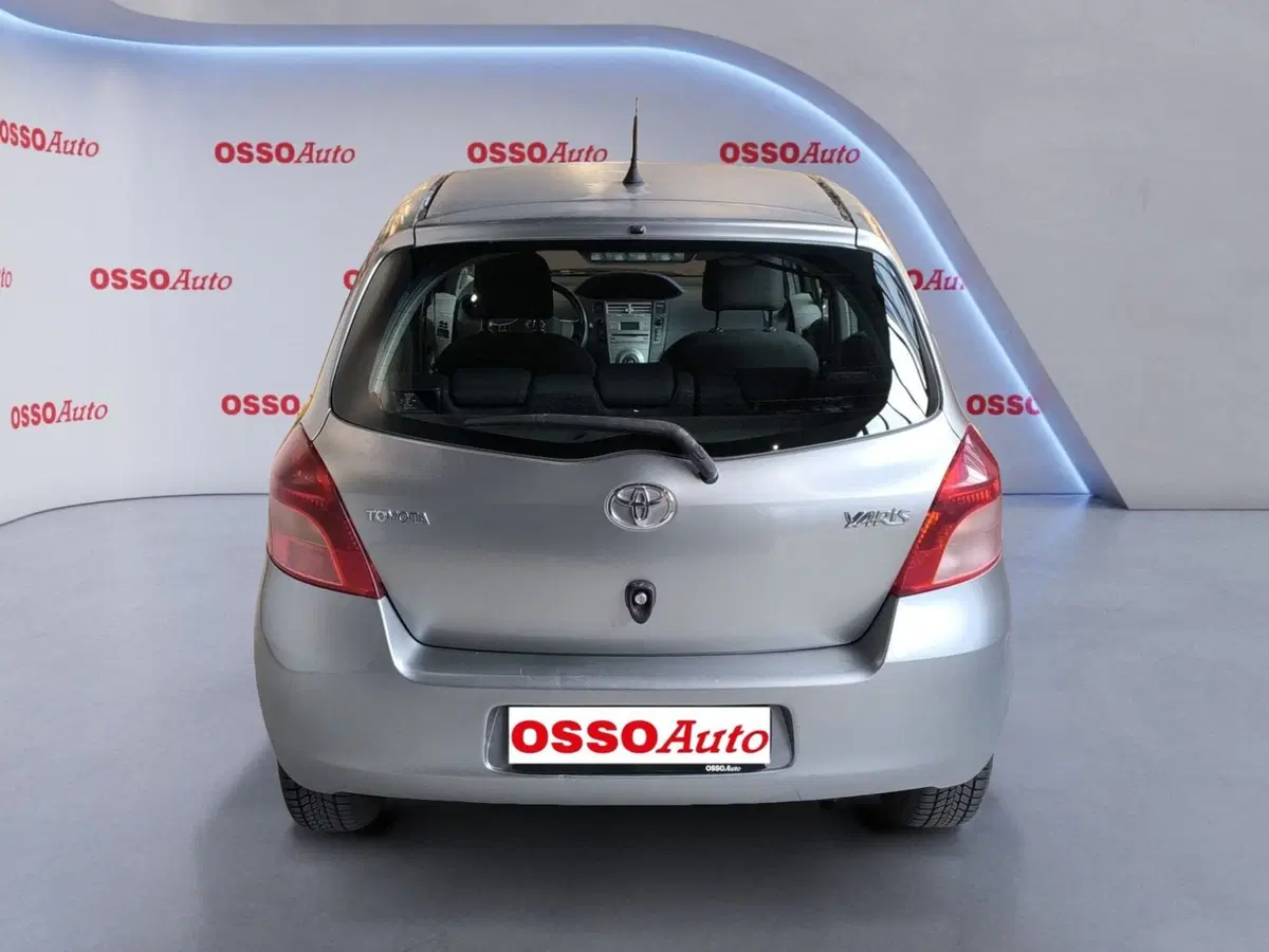 Toyota Yaris usata a Udine (6)