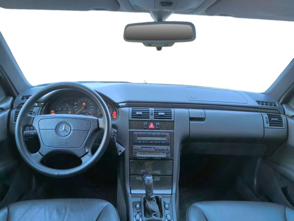 Mercedes-Benz Classe E usata a Udine (11)
