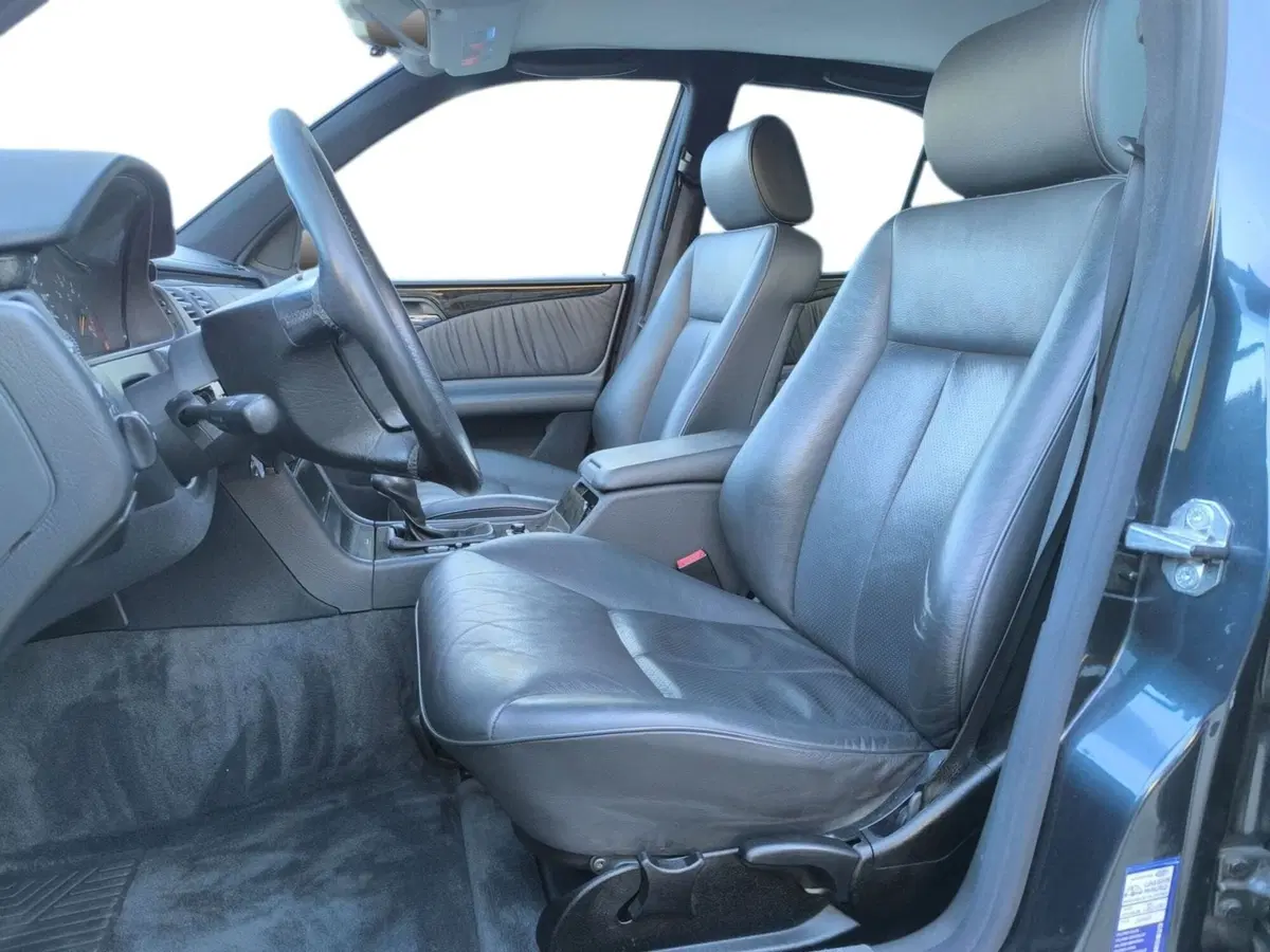 Mercedes-Benz Classe E usata a Udine (8)