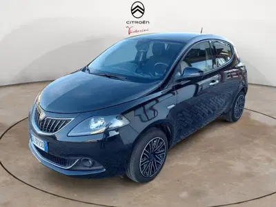 Lancia Ypsilon 1.0 FireFly 5 porte S&S Hybrid Ecochic Gold del 2022 usata a Voghera