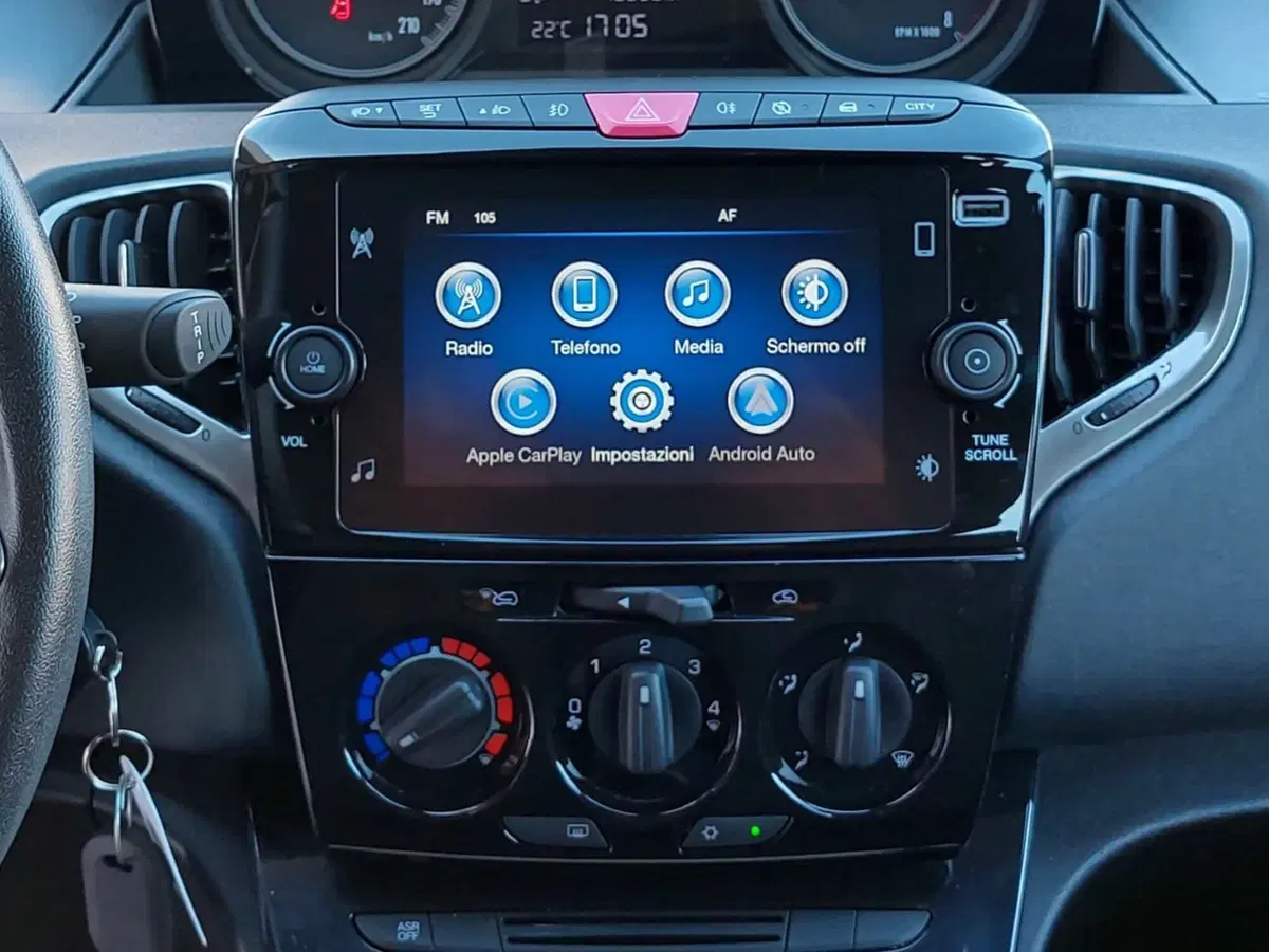 Lancia Ypsilon usata a Pavia (8)