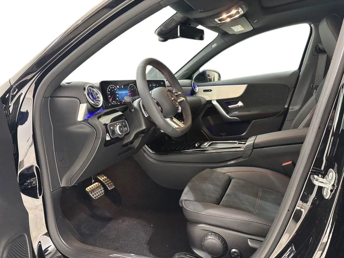 Mercedes-Benz Classe A nuova a Napoli (10)