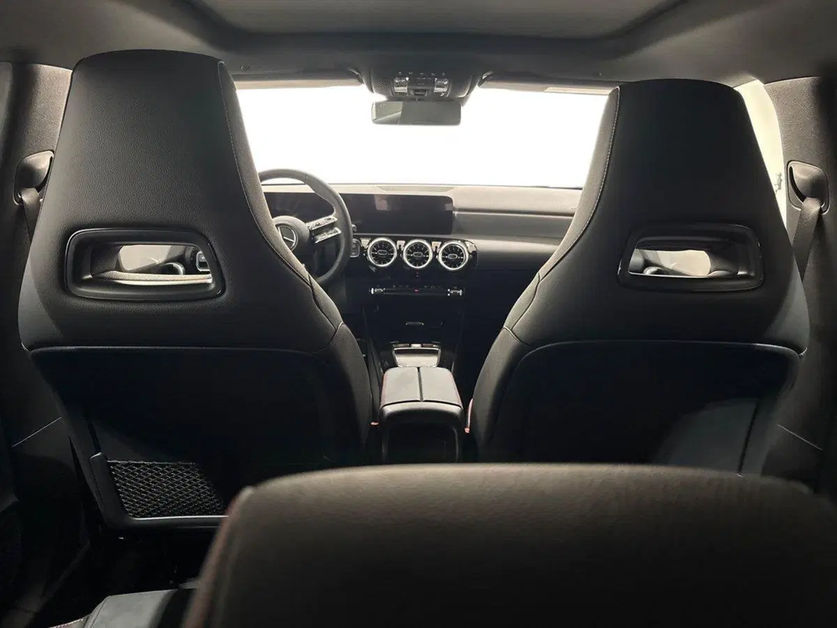 Mercedes-Benz Classe A nuova a Napoli (18)