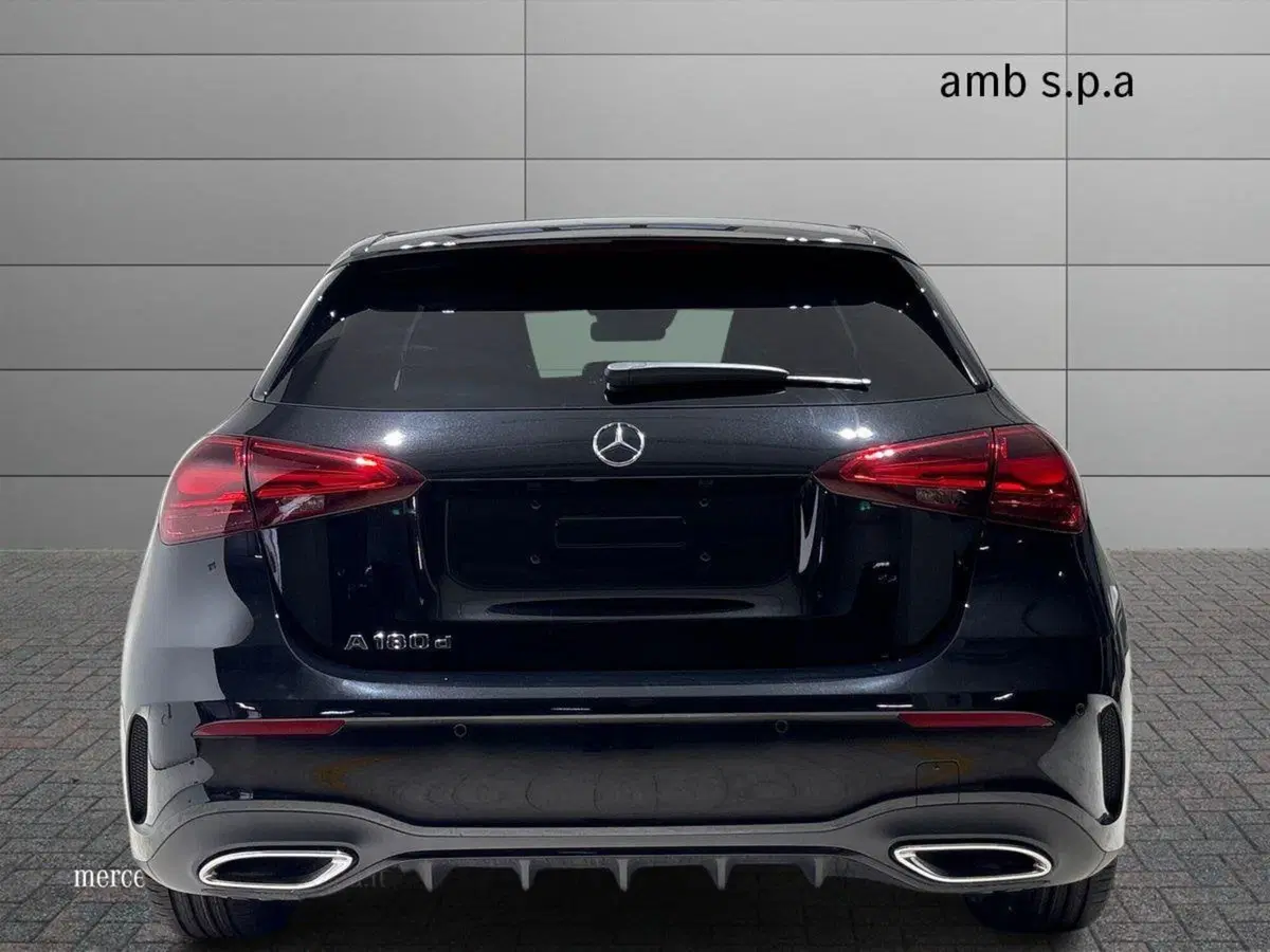 Mercedes-Benz Classe A nuova a Napoli (4)