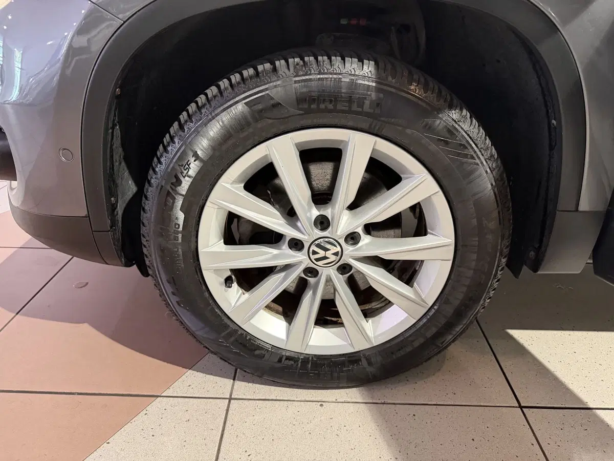 Volkswagen Tiguan usata a Genova (15)