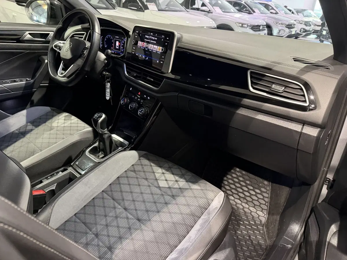 Volkswagen T-Roc usata a Genova (10)