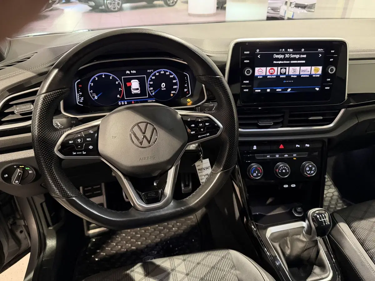Volkswagen T-Roc usata a Genova (11)