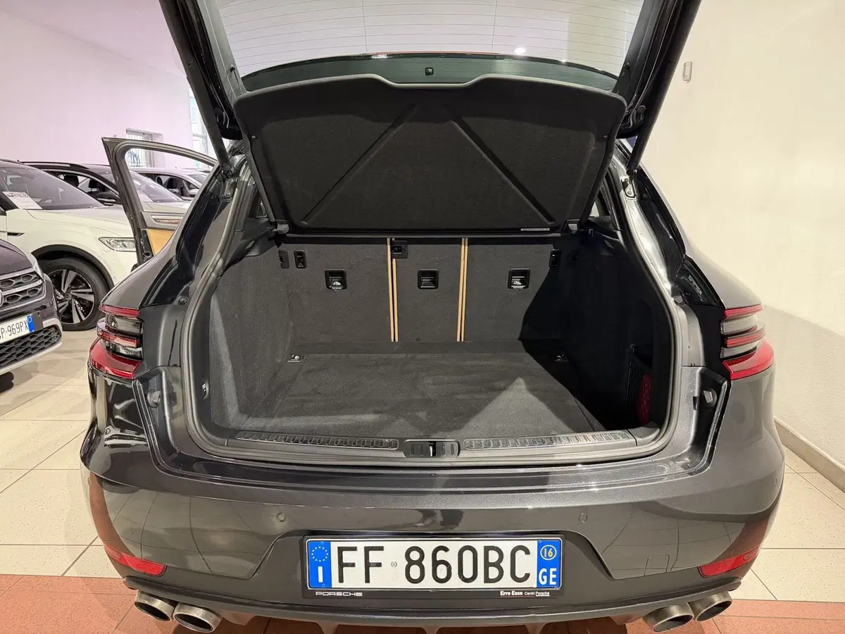 Porsche Macan usata a Genova (10)