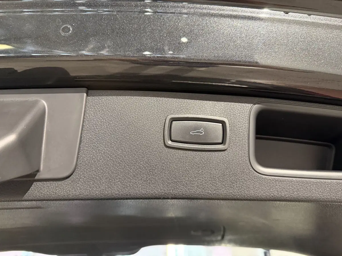 Porsche Macan usata a Genova (11)