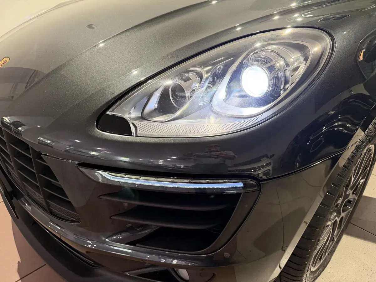 Porsche Macan usata a Genova (15)