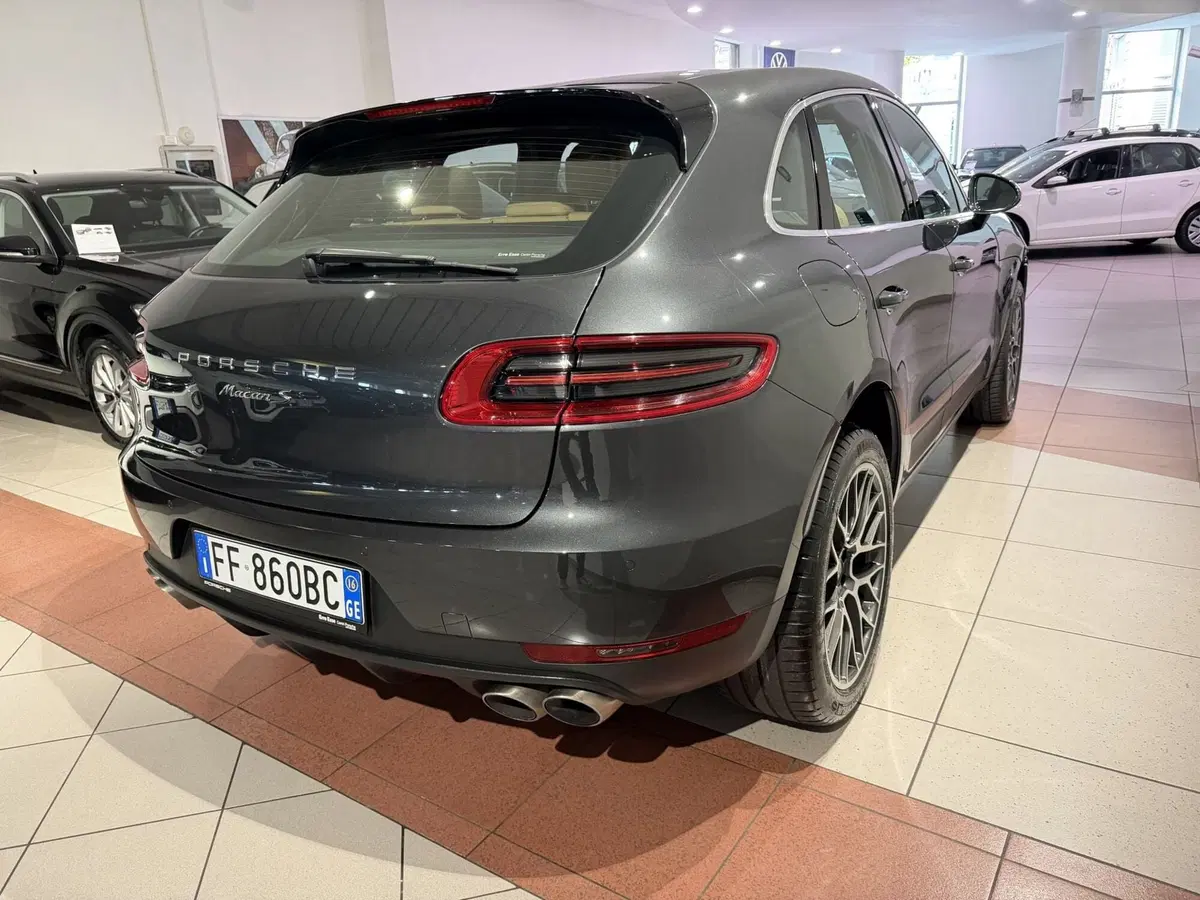 Porsche Macan usata a Genova (5)