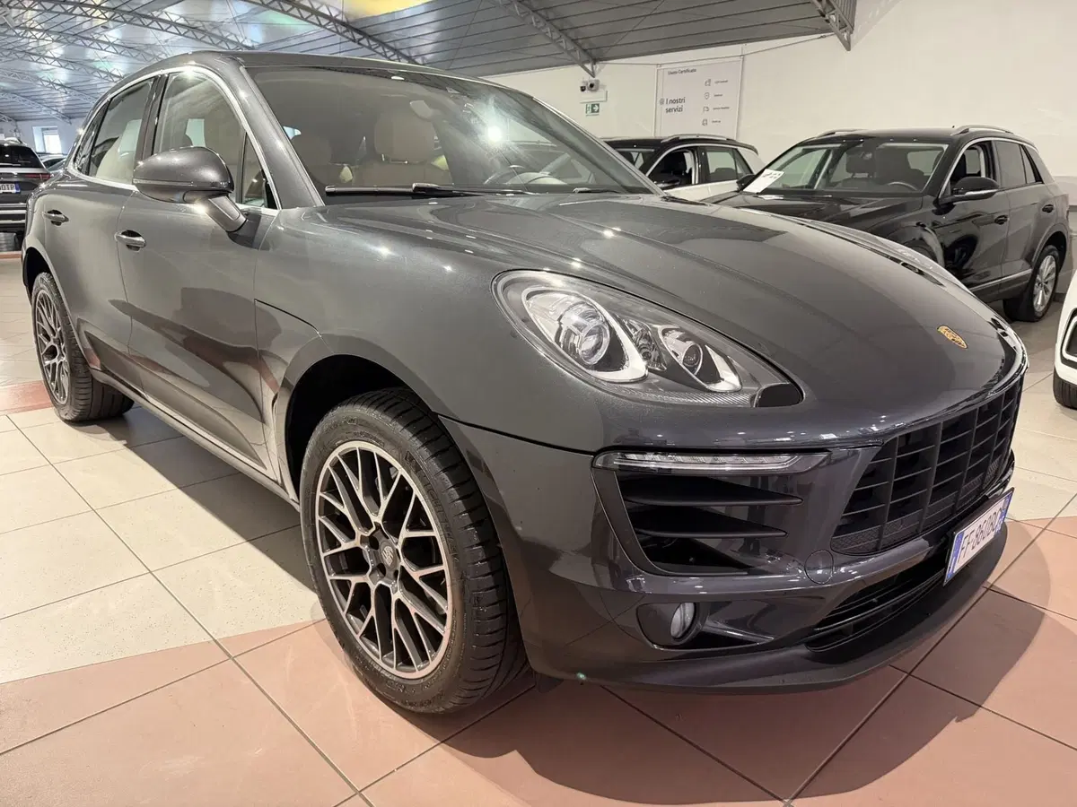 Porsche Macan usata a Genova (6)
