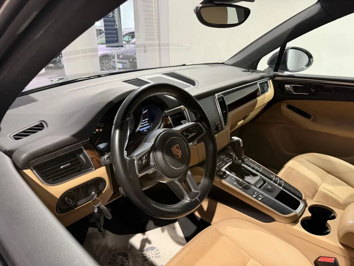 Porsche Macan usata a Genova (8)