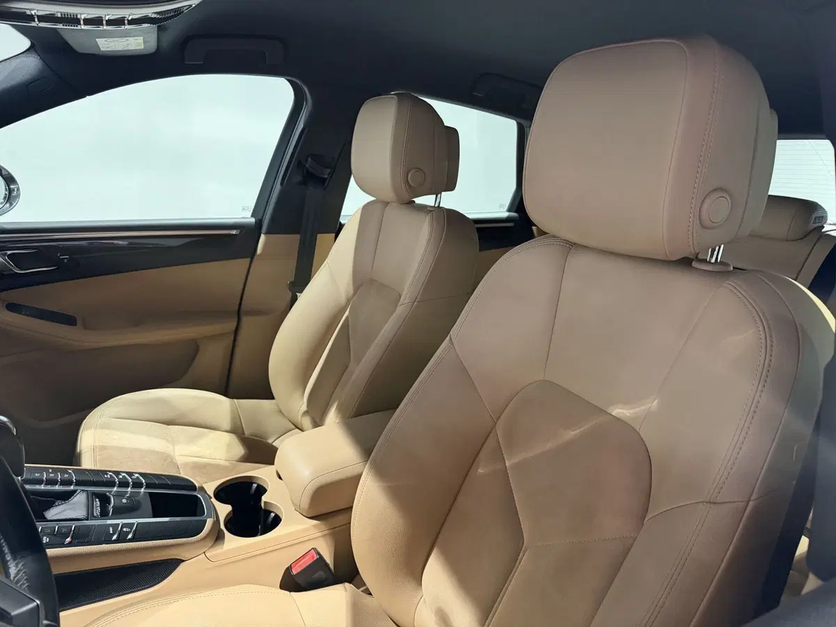 Porsche Macan usata a Genova (9)