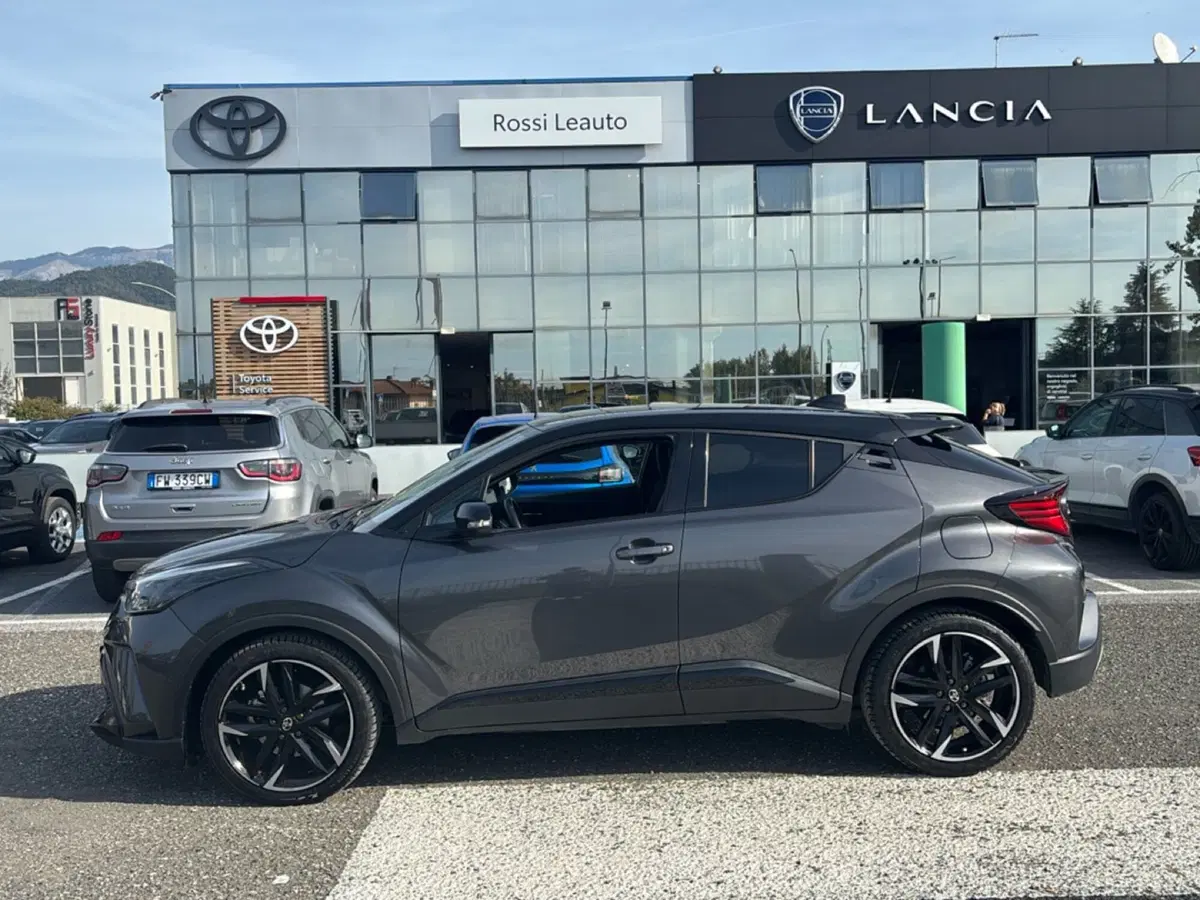 Toyota Toyota C-HR usata a Massa-Carrara (2)