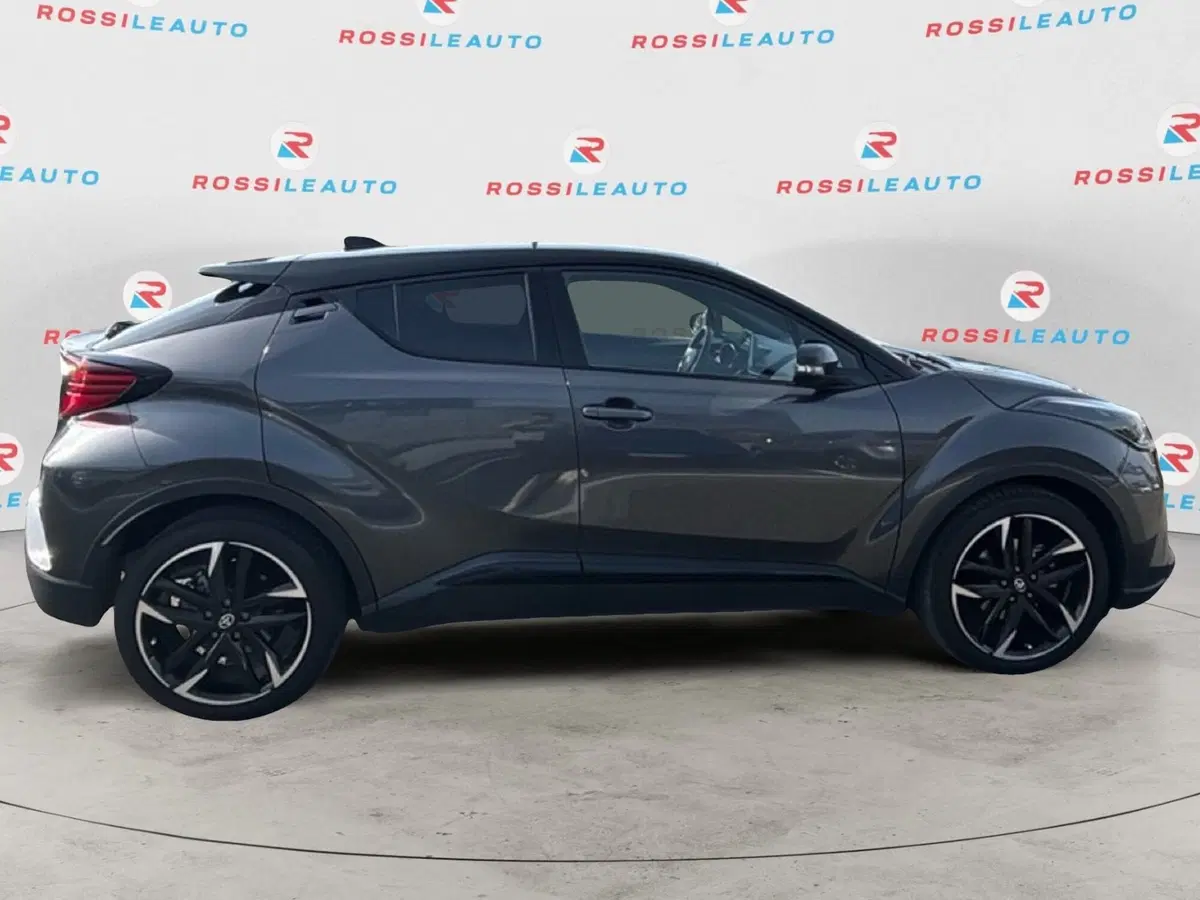 Toyota Toyota C-HR usata a Massa-Carrara (7)