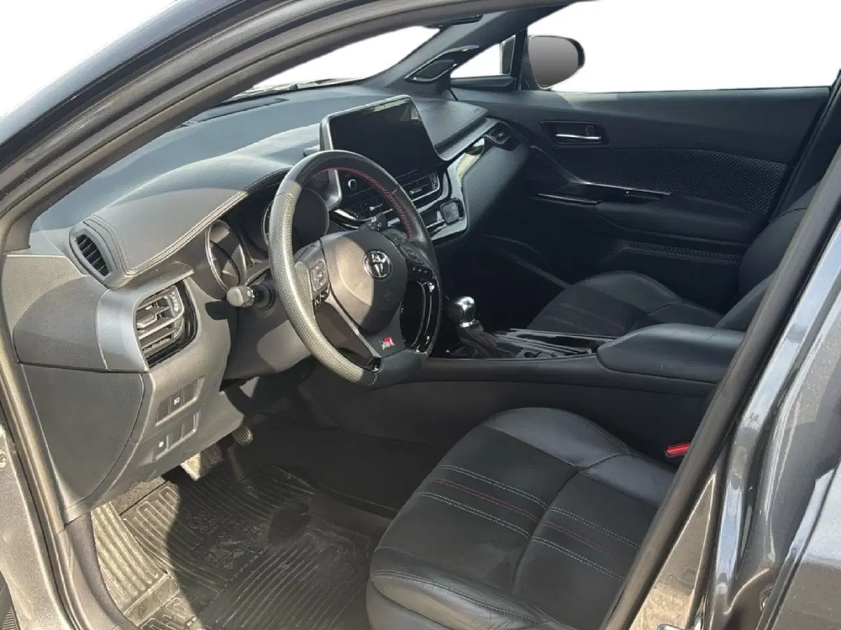 Toyota Toyota C-HR usata a Massa-Carrara (9)