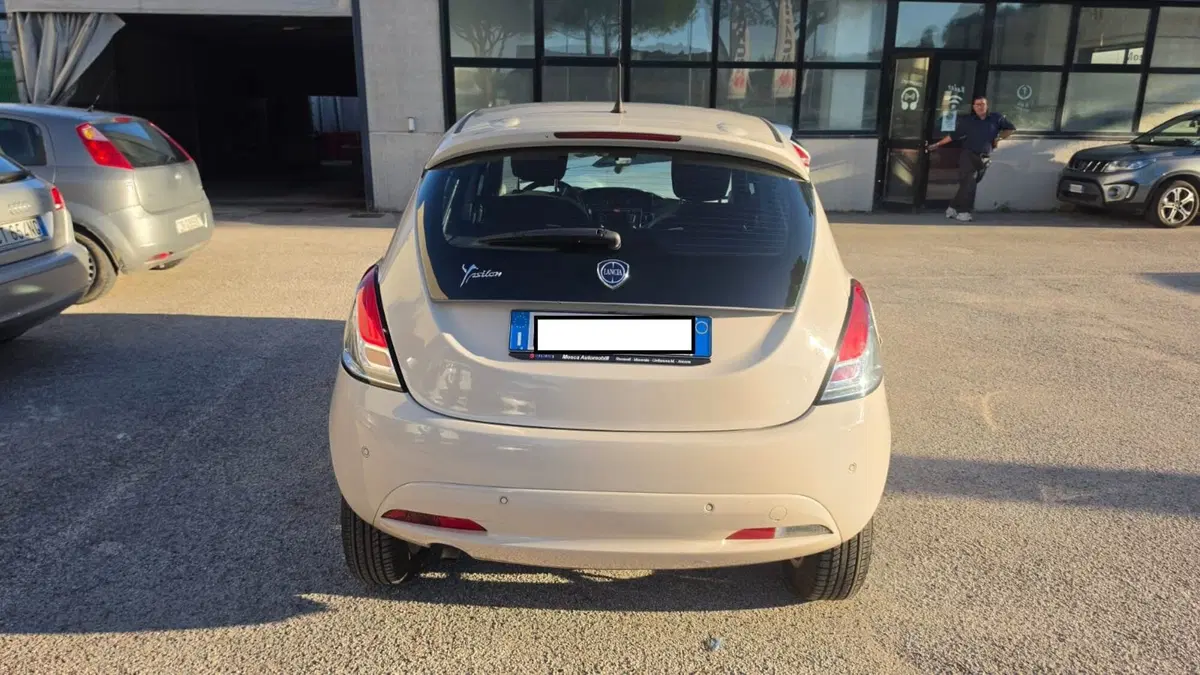 Lancia Ypsilon usata a Macerata (5)