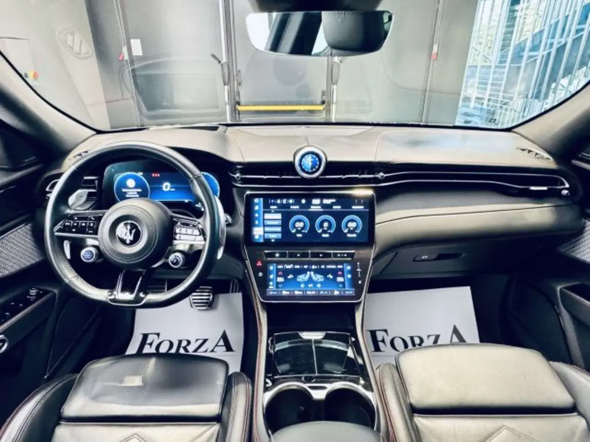 Maserati Grecale usata a Torino (11)