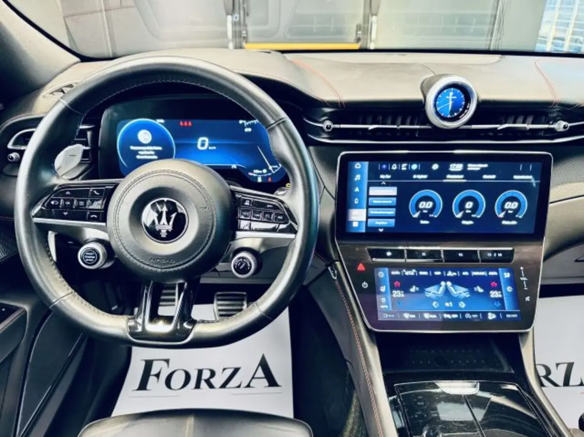 Maserati Grecale usata a Torino (12)