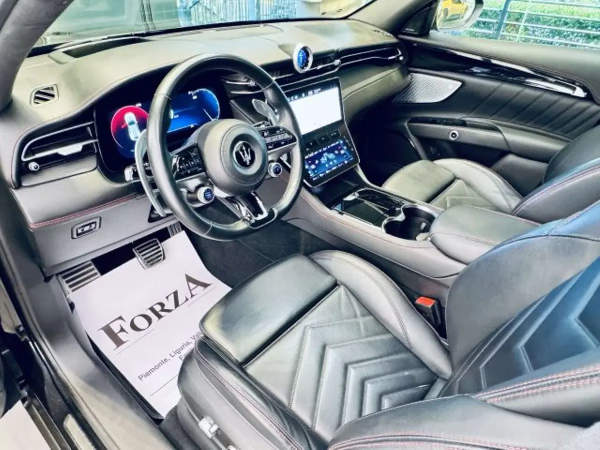Maserati Grecale usata a Torino (8)
