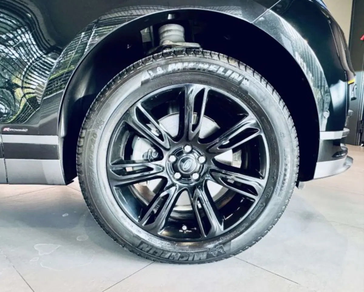 Land Rover Range Rover Velar usata a Torino (5)