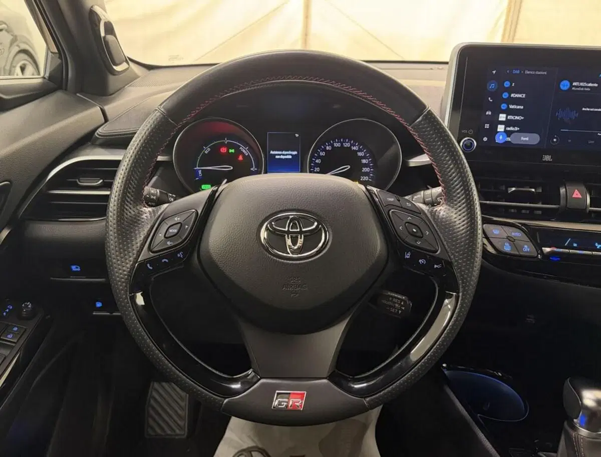 Toyota Toyota C-HR usata a Monza e Brianza (7)
