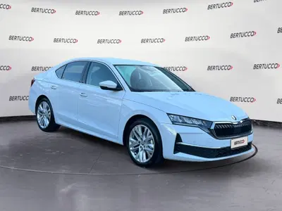 Skoda Octavia 1.5 tsi mhev Executive 115cv dsg del 2024 usata a Verona