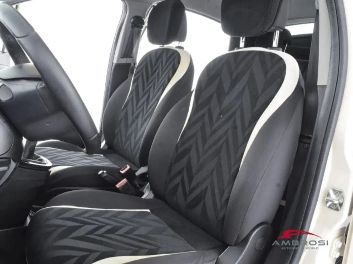 Lancia Ypsilon usata a Perugia (11)