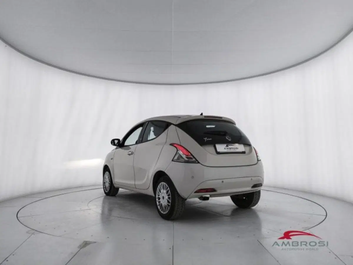 Lancia Ypsilon usata a Perugia (4)
