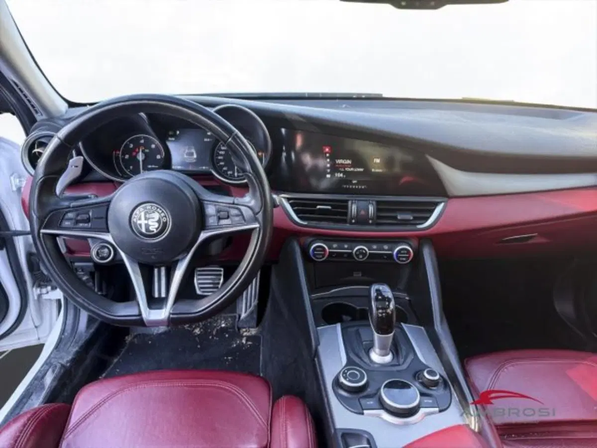 Alfa Romeo Giulia usata a Perugia (12)