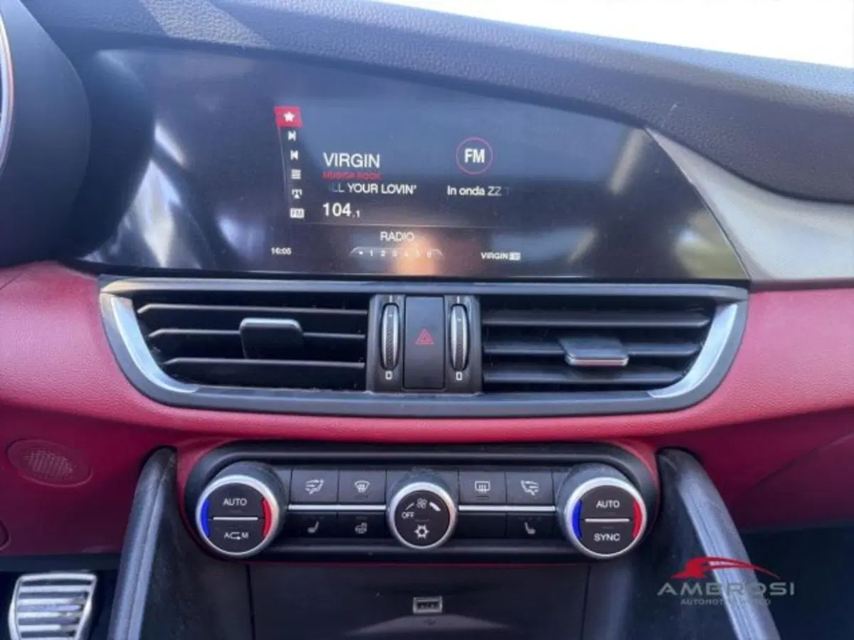 Alfa Romeo Giulia usata a Perugia (14)
