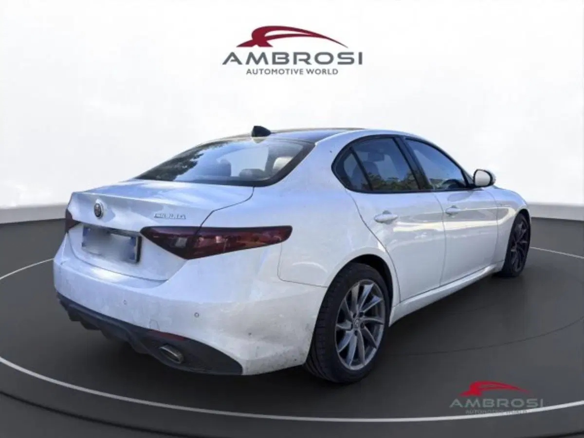 Alfa Romeo Giulia usata a Perugia (3)