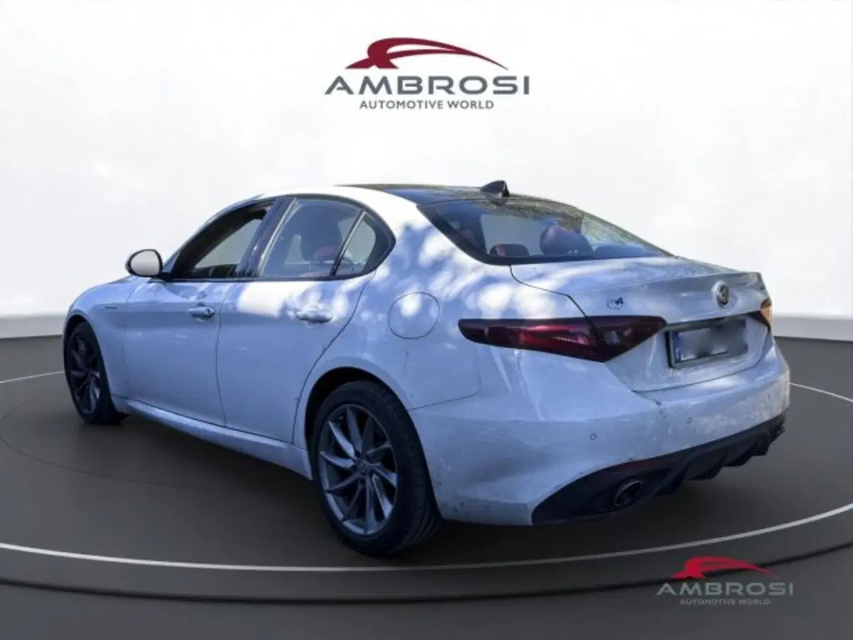 Alfa Romeo Giulia usata a Perugia (4)