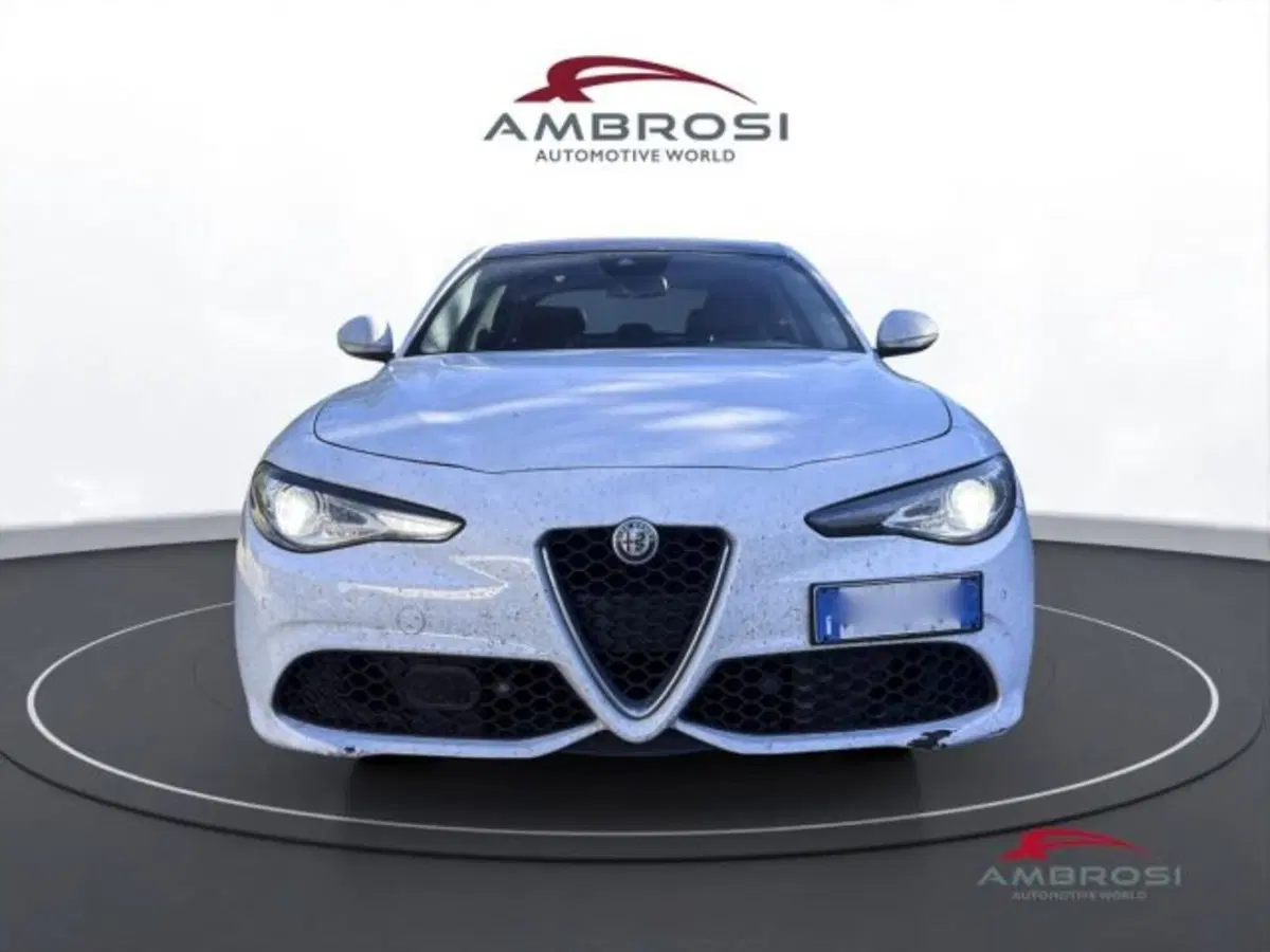 Alfa Romeo Giulia usata a Perugia (5)