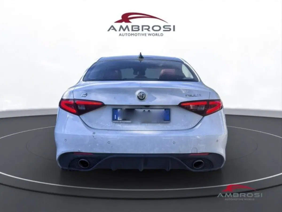 Alfa Romeo Giulia usata a Perugia (6)