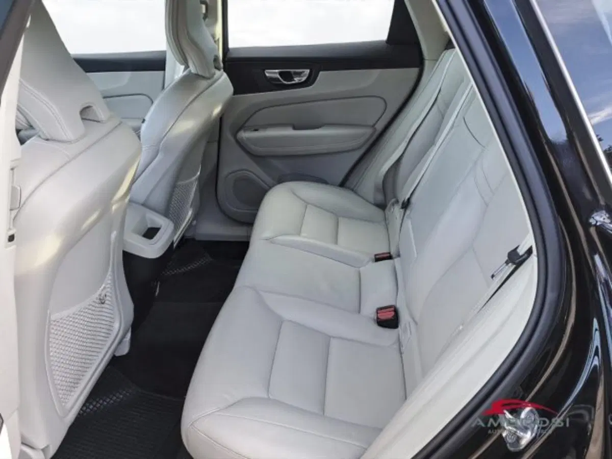Volvo XC60 usata a Perugia (11)