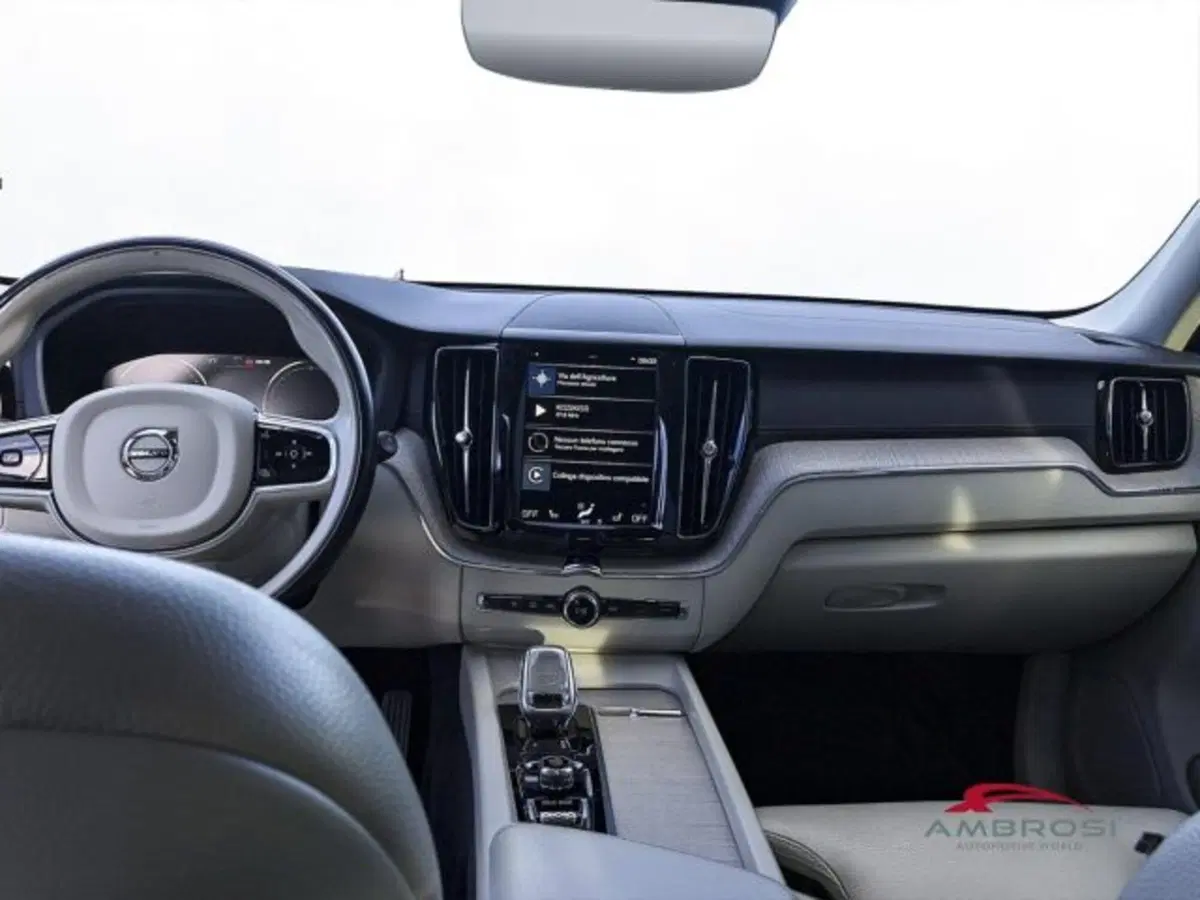 Volvo XC60 usata a Perugia (12)