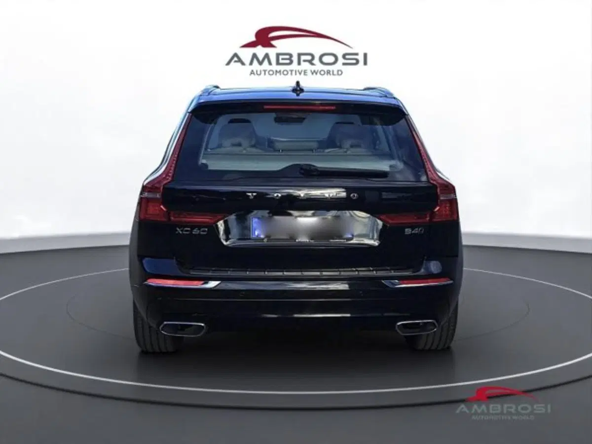 Volvo XC60 usata a Perugia (8)