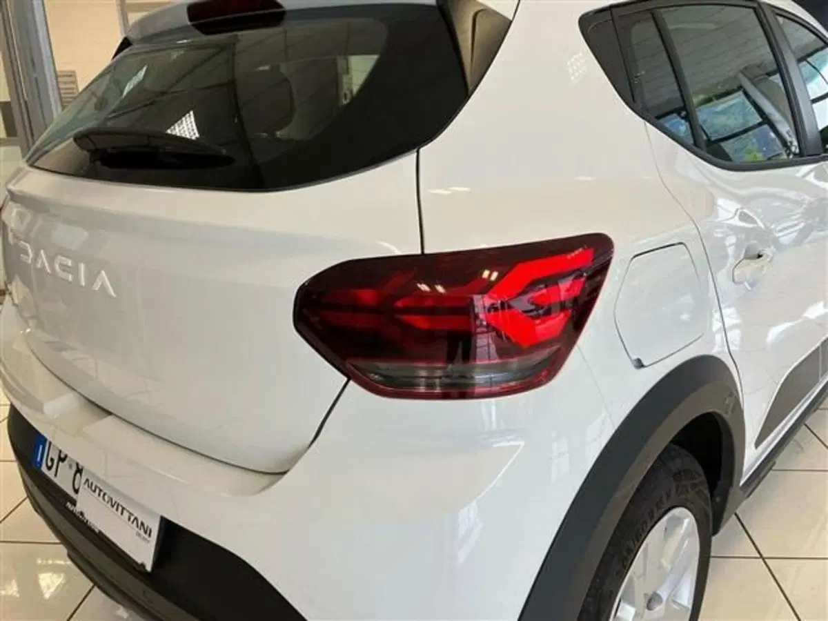Dacia Sandero Stepway usata a Como (8)