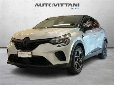 Renault Captur Plug-in Hybrid E-Tech 160 CV Rive Gauche del 2023 usata a Como