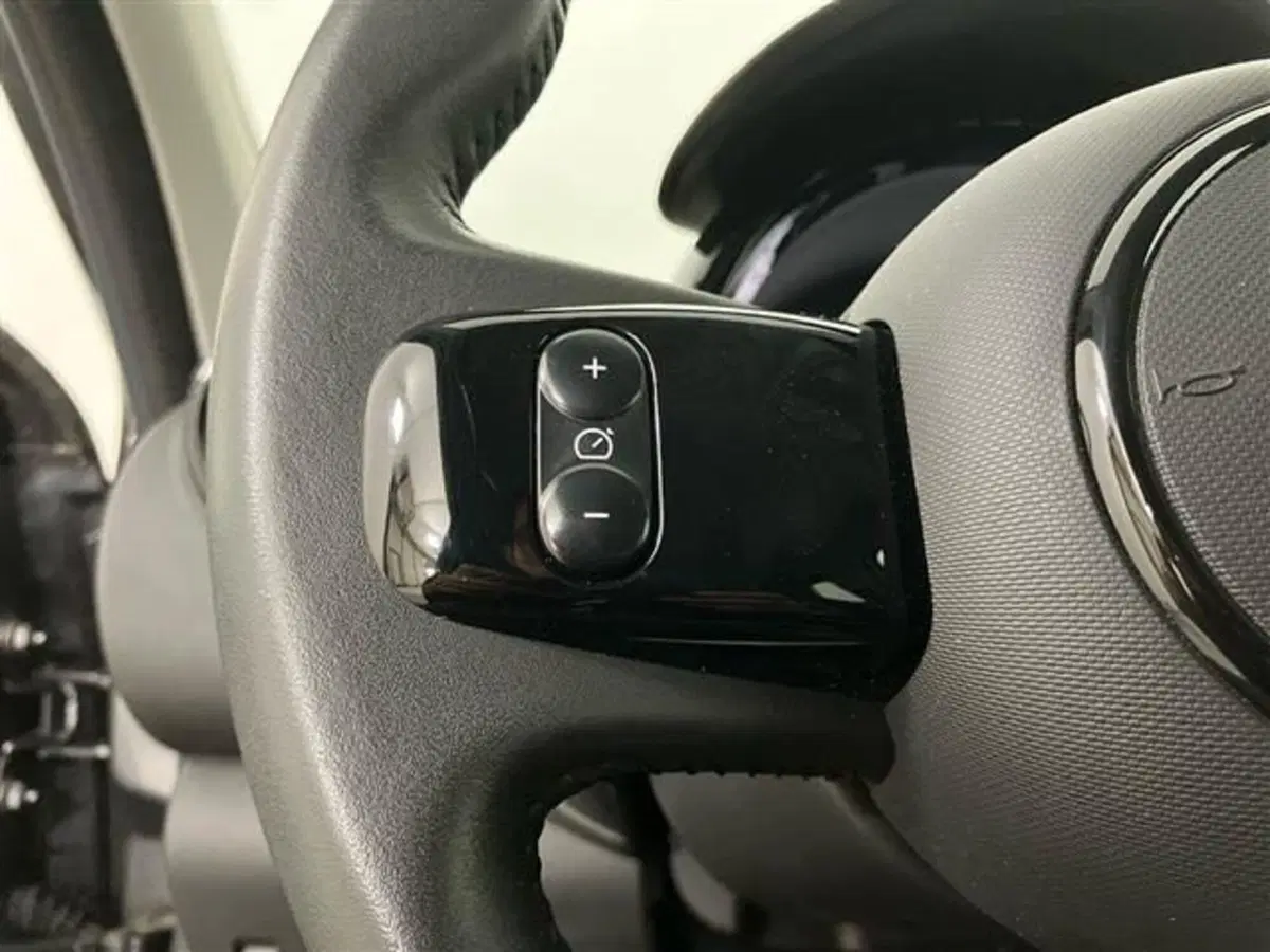 Renault Twingo usata a Como (17)