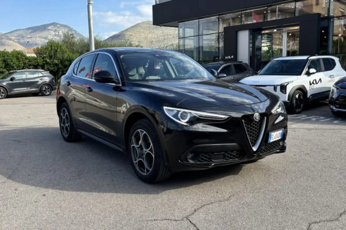 Alfa Romeo Stelvio usata a Latina