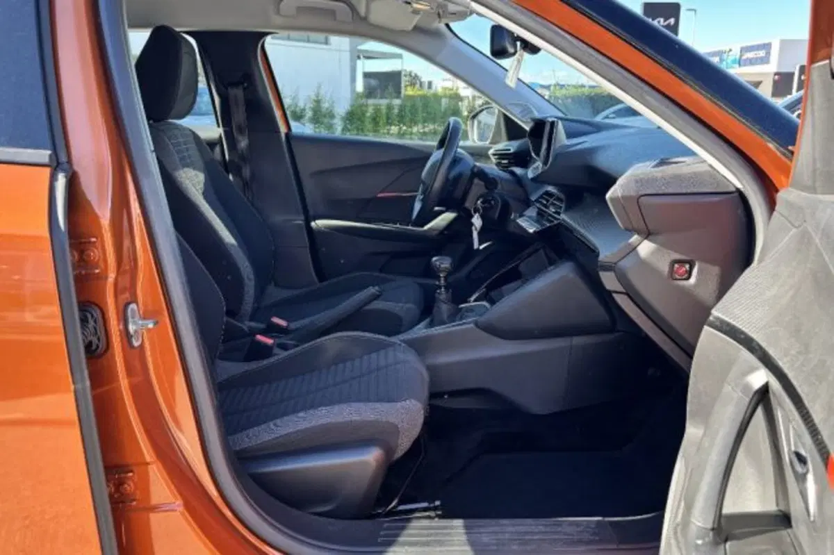 Peugeot 2008 usata a Latina (8)