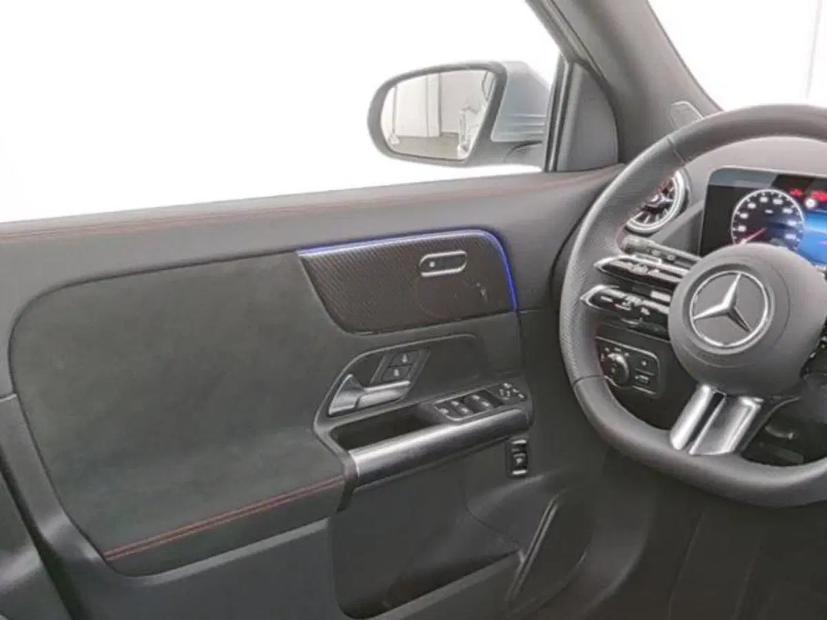 Mercedes-Benz GLA SUV usata a Milano (9)