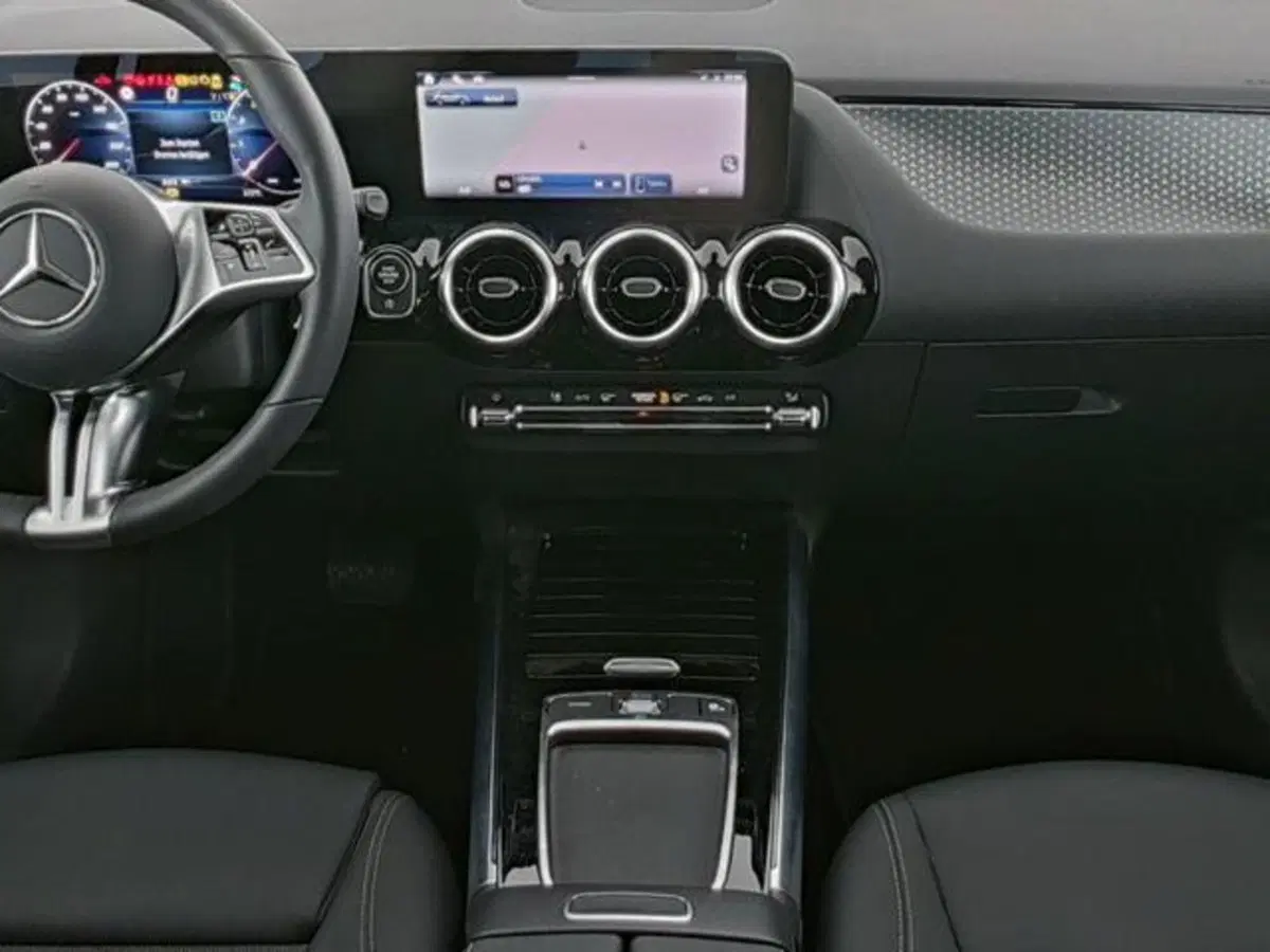 Mercedes-Benz GLA SUV usata a Milano (5)