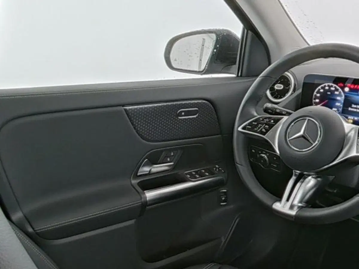 Mercedes-Benz GLA SUV usata a Milano (9)
