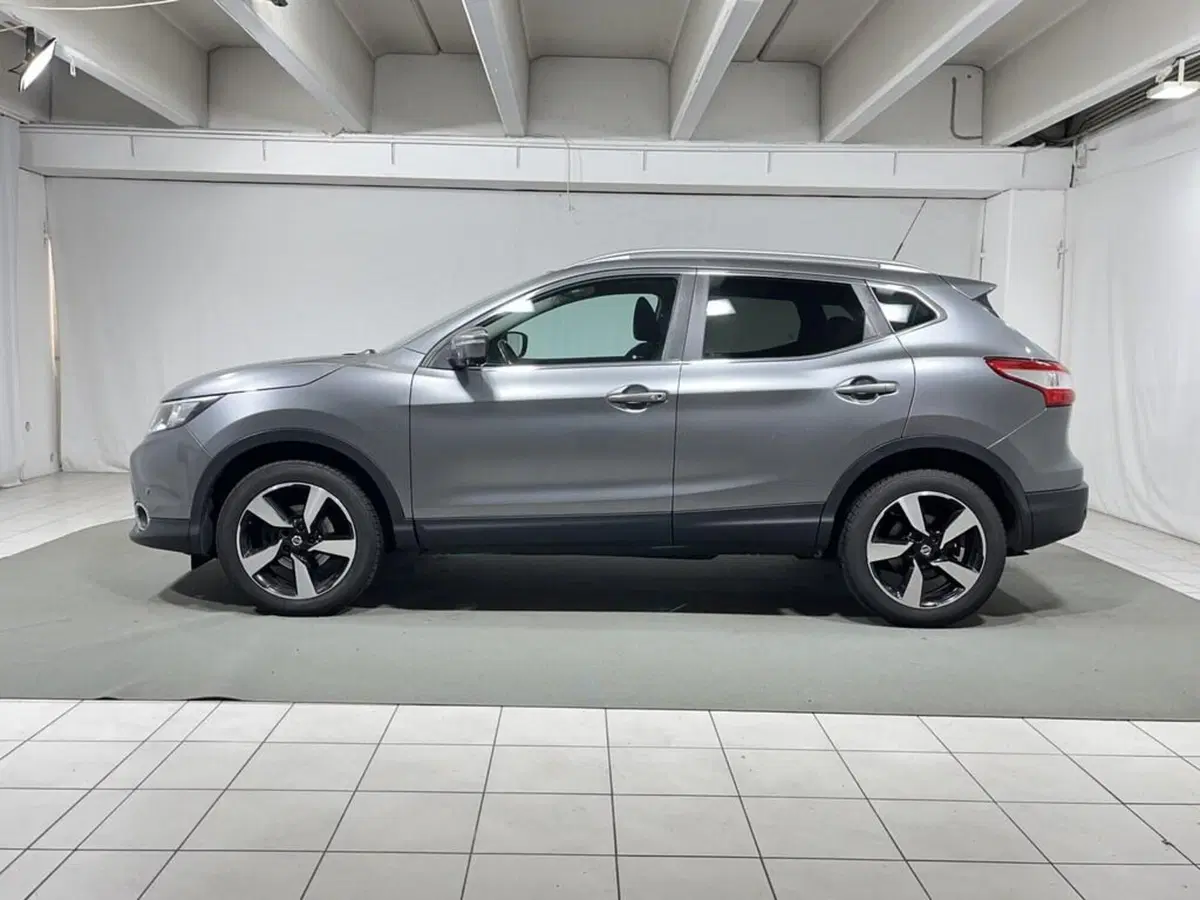 Nissan Qashqai usata a Sondrio (2)